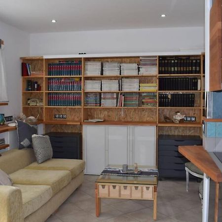 3H Myrto Ενα Λειτουργικό Studio Κοντά Στην Αθήνα Buitenkant foto